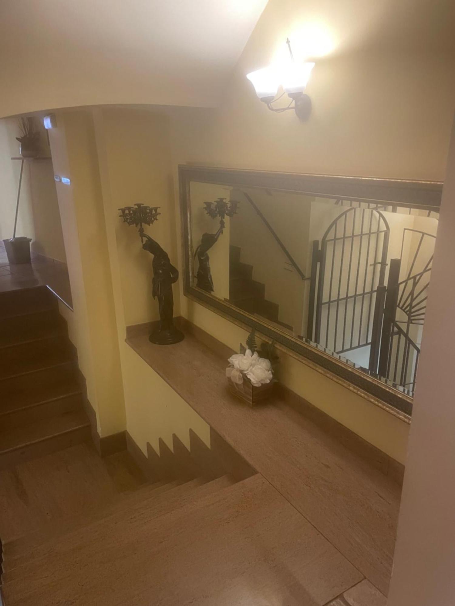 La Posa Hostel Villar del Arzobispo Luaran gambar