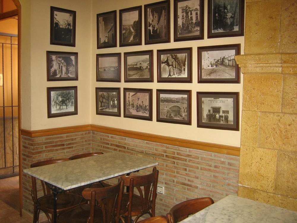 La Posa Hostel Villar del Arzobispo Luaran gambar